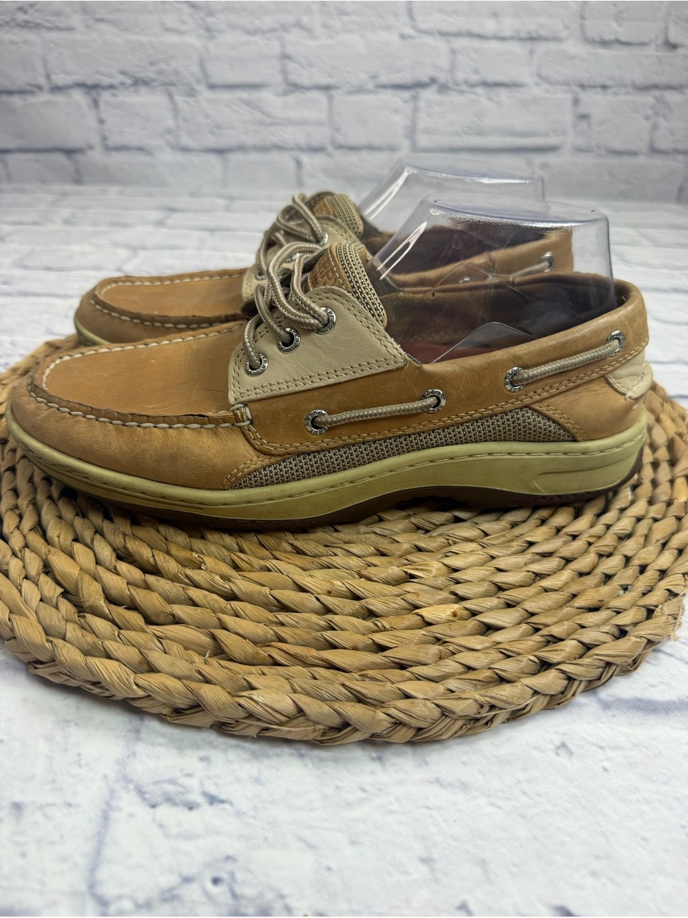 Sperry Women’s Tan Leather Top Siders/ Boat Shoes with Beige Laces. Size 8
